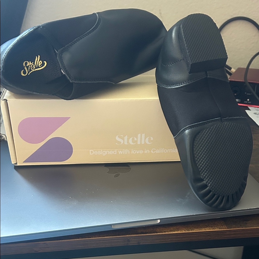 Stelle Kid’s Black Jazz Shoes - Slip-On Dance black leather 1.5 mL